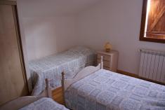 Zimmer mit 4 Betten in der Ferienwohnung Lavande<br />